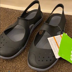 Brand New** Women’s Crocs Sandals